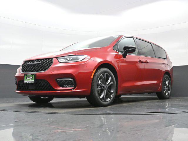 new 2026 Chrysler Pacifica car, priced at $37,685