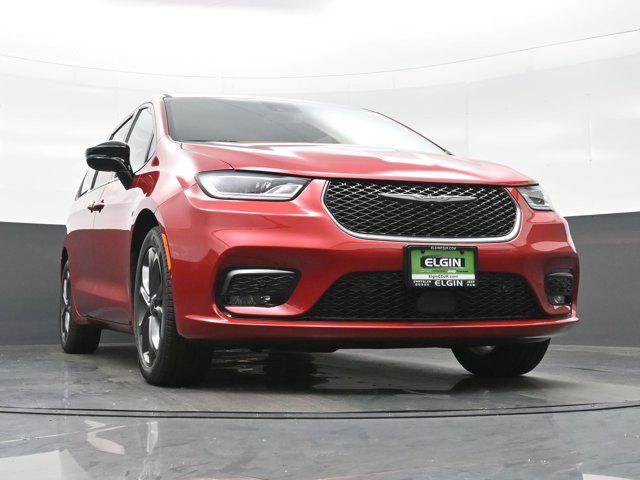 new 2026 Chrysler Pacifica car, priced at $37,685