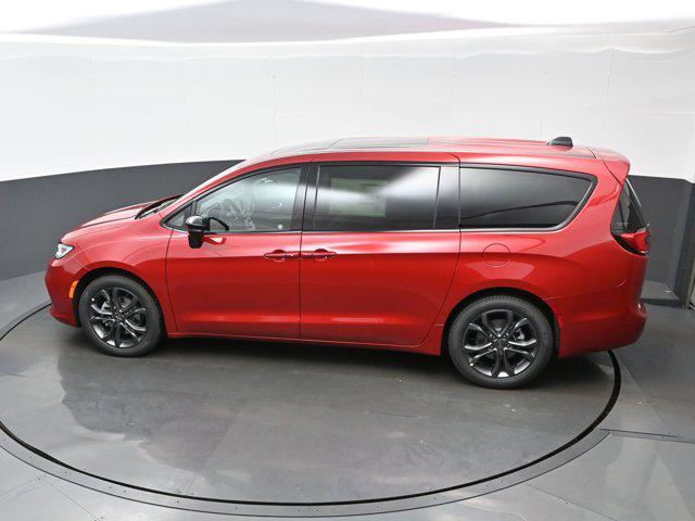 new 2026 Chrysler Pacifica car, priced at $37,685