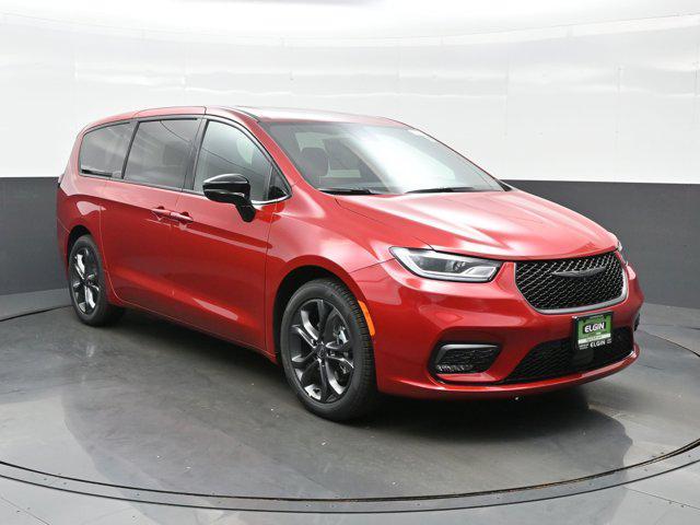 new 2026 Chrysler Pacifica car, priced at $37,685