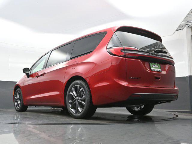 new 2026 Chrysler Pacifica car, priced at $37,685