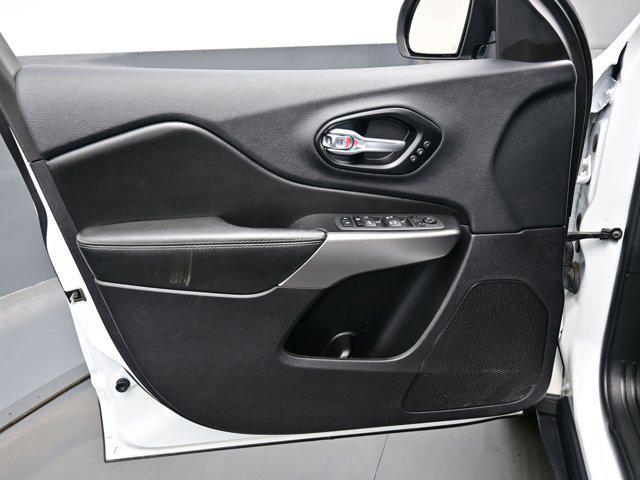 used 2022 Jeep Cherokee car, priced at $25,990