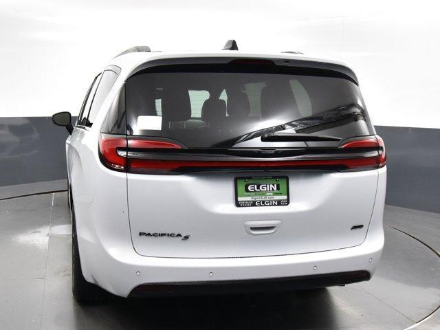new 2024 Chrysler Pacifica car, priced at $46,768
