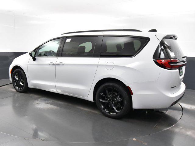 new 2024 Chrysler Pacifica car, priced at $43,305