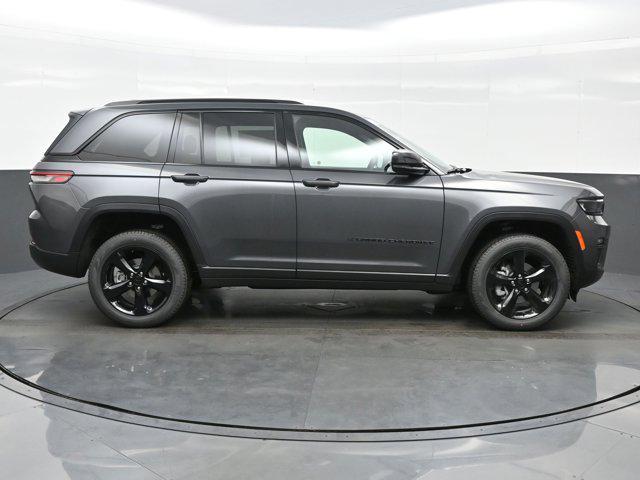 new 2025 Jeep Grand Cherokee car, priced at $44,938