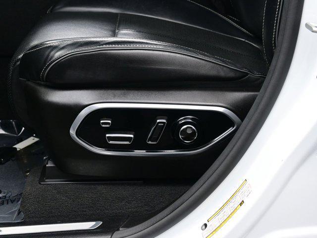 used 2022 Jeep Grand Cherokee car, priced at $34,590