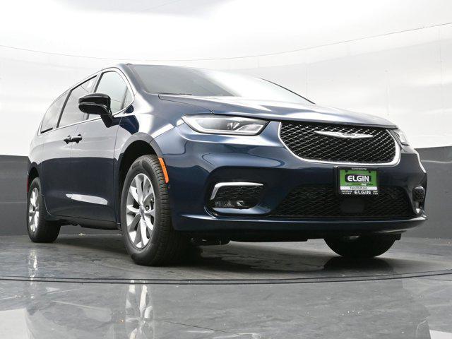 new 2025 Chrysler Pacifica car, priced at $46,619