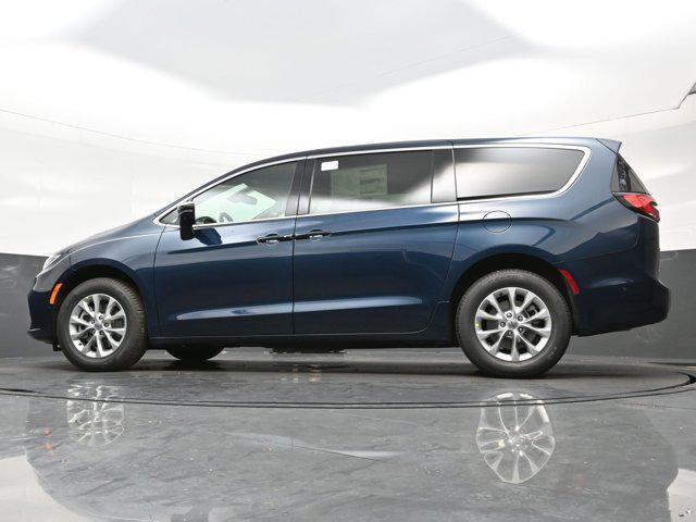 new 2025 Chrysler Pacifica car, priced at $46,619