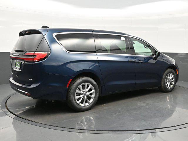 new 2025 Chrysler Pacifica car, priced at $46,619