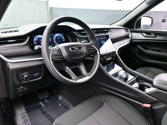 used 2025 Jeep Grand Cherokee car, priced at $33,990