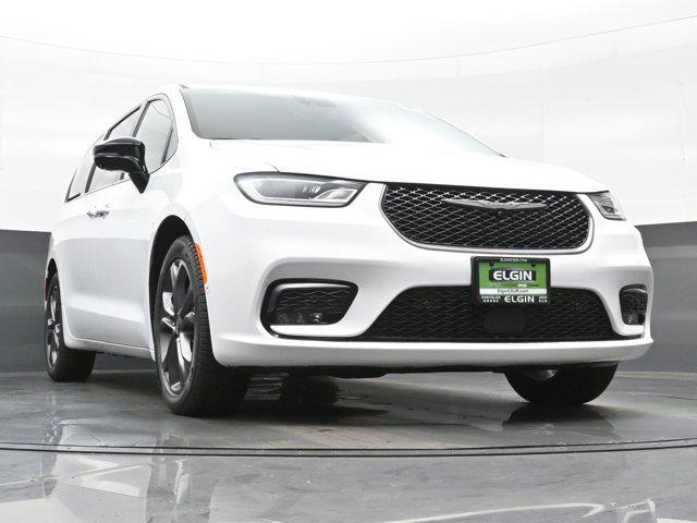 new 2026 Chrysler Pacifica car, priced at $43,159