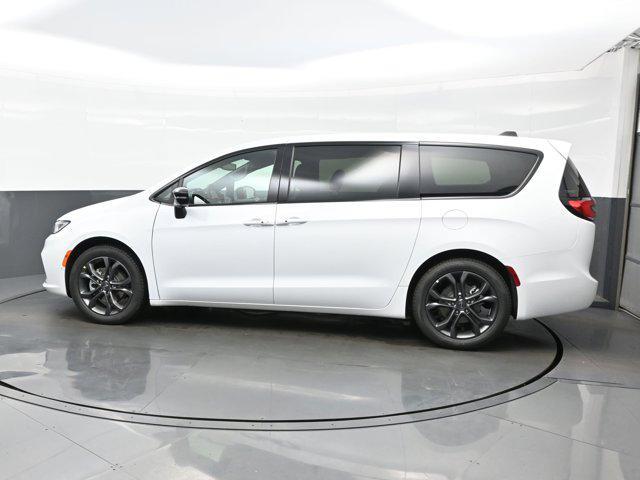 new 2026 Chrysler Pacifica car, priced at $48,055