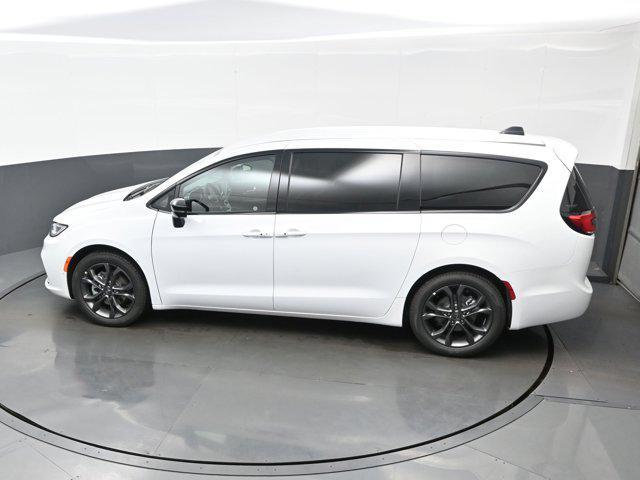 new 2026 Chrysler Pacifica car, priced at $48,055