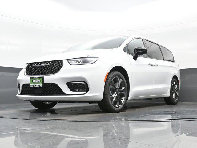 new 2026 Chrysler Pacifica car, priced at $48,055