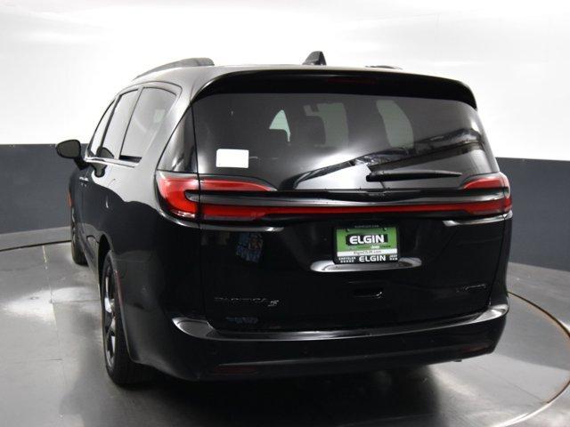 new 2024 Chrysler Pacifica car, priced at $48,474