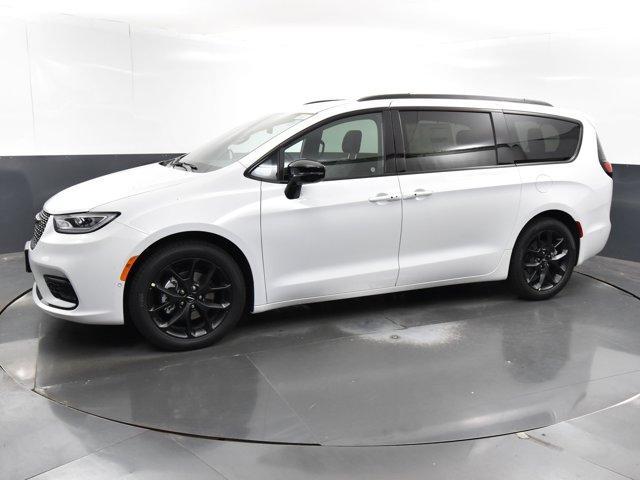 new 2024 Chrysler Pacifica car, priced at $44,941