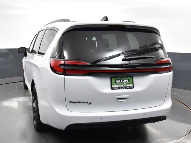 new 2024 Chrysler Pacifica car, priced at $44,941