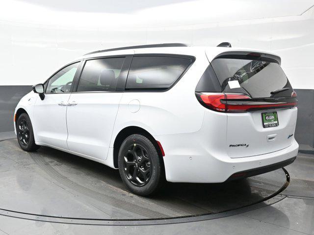 new 2025 Chrysler Pacifica Hybrid car, priced at $50,166