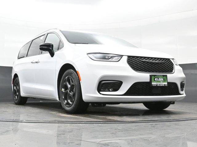 new 2025 Chrysler Pacifica Hybrid car, priced at $50,166