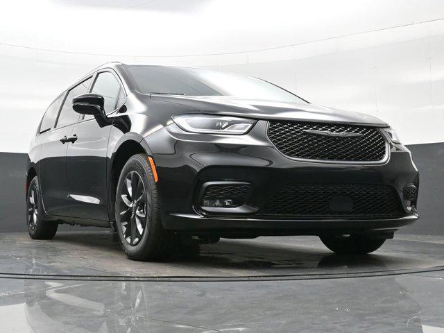 new 2025 Chrysler Pacifica car, priced at $38,790