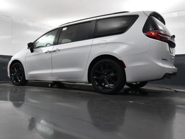 new 2024 Chrysler Pacifica car, priced at $40,515