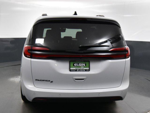 new 2024 Chrysler Pacifica car, priced at $39,815