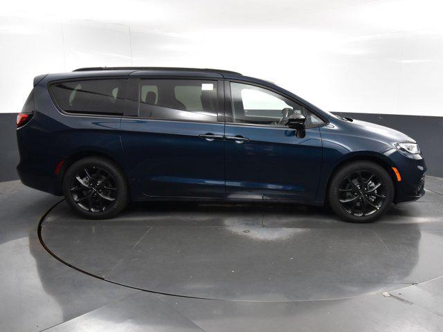 new 2024 Chrysler Pacifica car, priced at $46,409