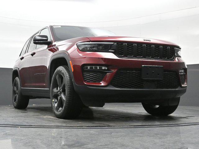 new 2025 Jeep Grand Cherokee car, priced at $42,004