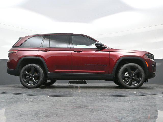 new 2025 Jeep Grand Cherokee car, priced at $42,004