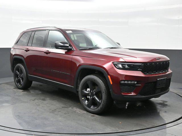 new 2025 Jeep Grand Cherokee car, priced at $42,004