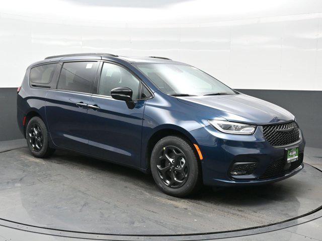 new 2025 Chrysler Pacifica Hybrid car, priced at $50,612