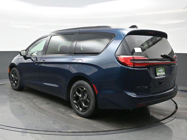 new 2025 Chrysler Pacifica Hybrid car, priced at $50,612