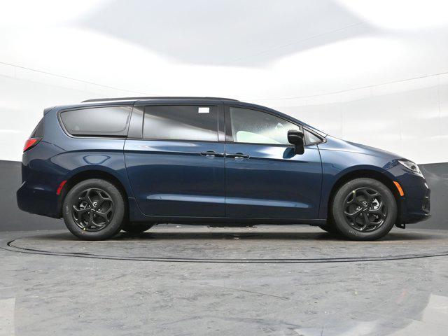 new 2025 Chrysler Pacifica Hybrid car, priced at $50,612