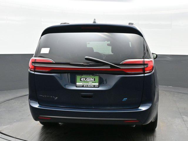 new 2025 Chrysler Pacifica Hybrid car, priced at $50,612