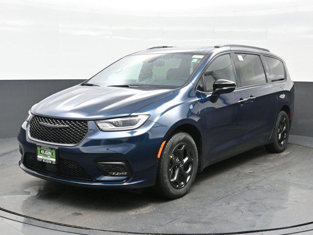 new 2025 Chrysler Pacifica Hybrid car, priced at $50,612