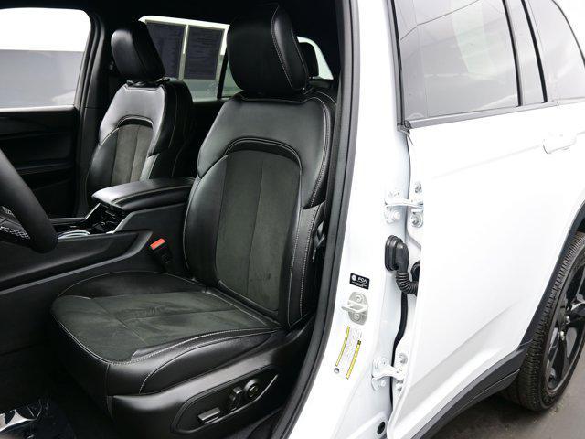 used 2023 Jeep Grand Cherokee car, priced at $34,990