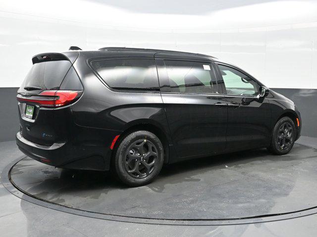 new 2025 Chrysler Pacifica Hybrid car, priced at $50,166