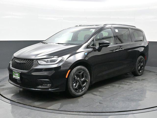 new 2025 Chrysler Pacifica Hybrid car, priced at $50,166