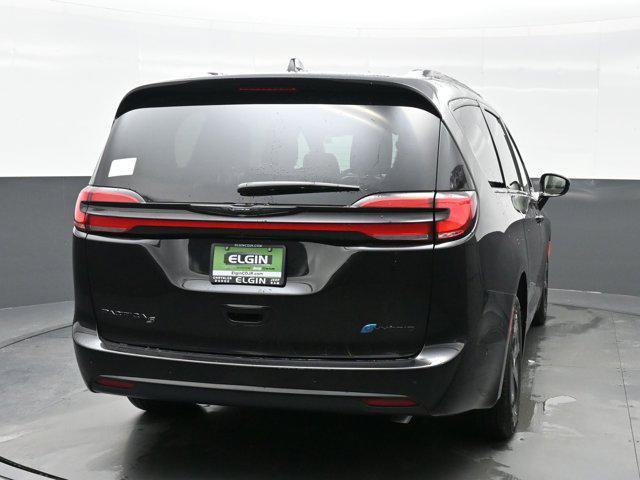 new 2025 Chrysler Pacifica Hybrid car, priced at $50,166