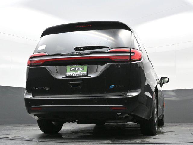 new 2025 Chrysler Pacifica Hybrid car, priced at $50,166