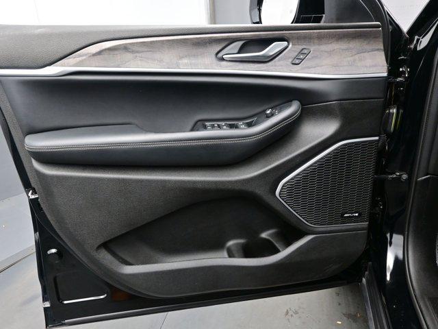 used 2024 Jeep Grand Cherokee car, priced at $36,990