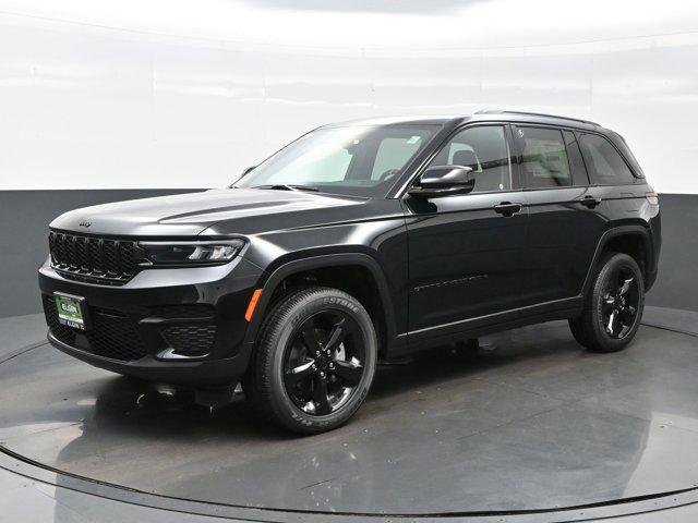new 2025 Jeep Grand Cherokee car, priced at $40,747