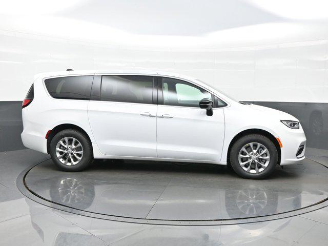 new 2026 Chrysler Pacifica car, priced at $48,860