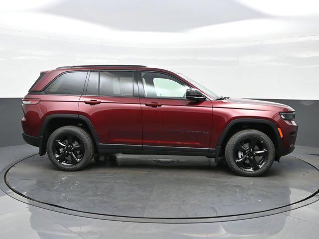 new 2025 Jeep Grand Cherokee car, priced at $40,725