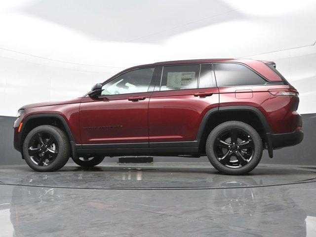 new 2025 Jeep Grand Cherokee car, priced at $40,725