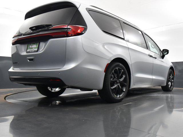 new 2024 Chrysler Pacifica car, priced at $41,291