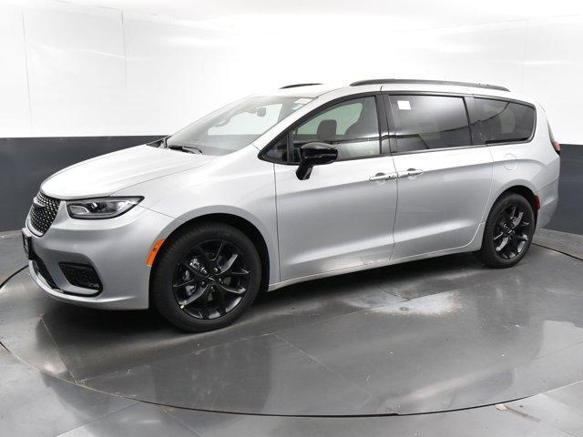 new 2024 Chrysler Pacifica car, priced at $44,041