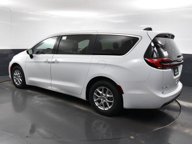 new 2024 Chrysler Pacifica car, priced at $37,985