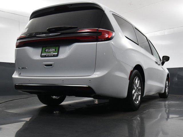 new 2024 Chrysler Pacifica car, priced at $37,985