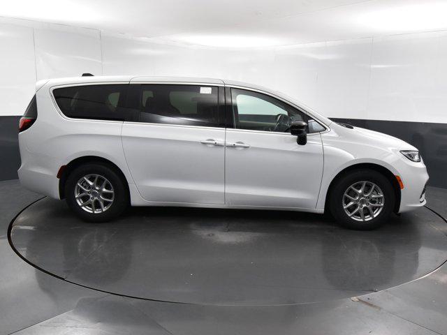 new 2024 Chrysler Pacifica car, priced at $37,985